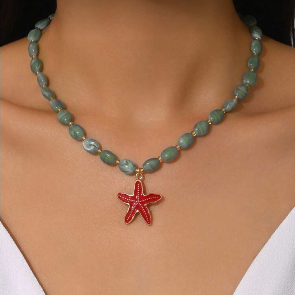 Mint Beaded Necklace Red Starfish M682